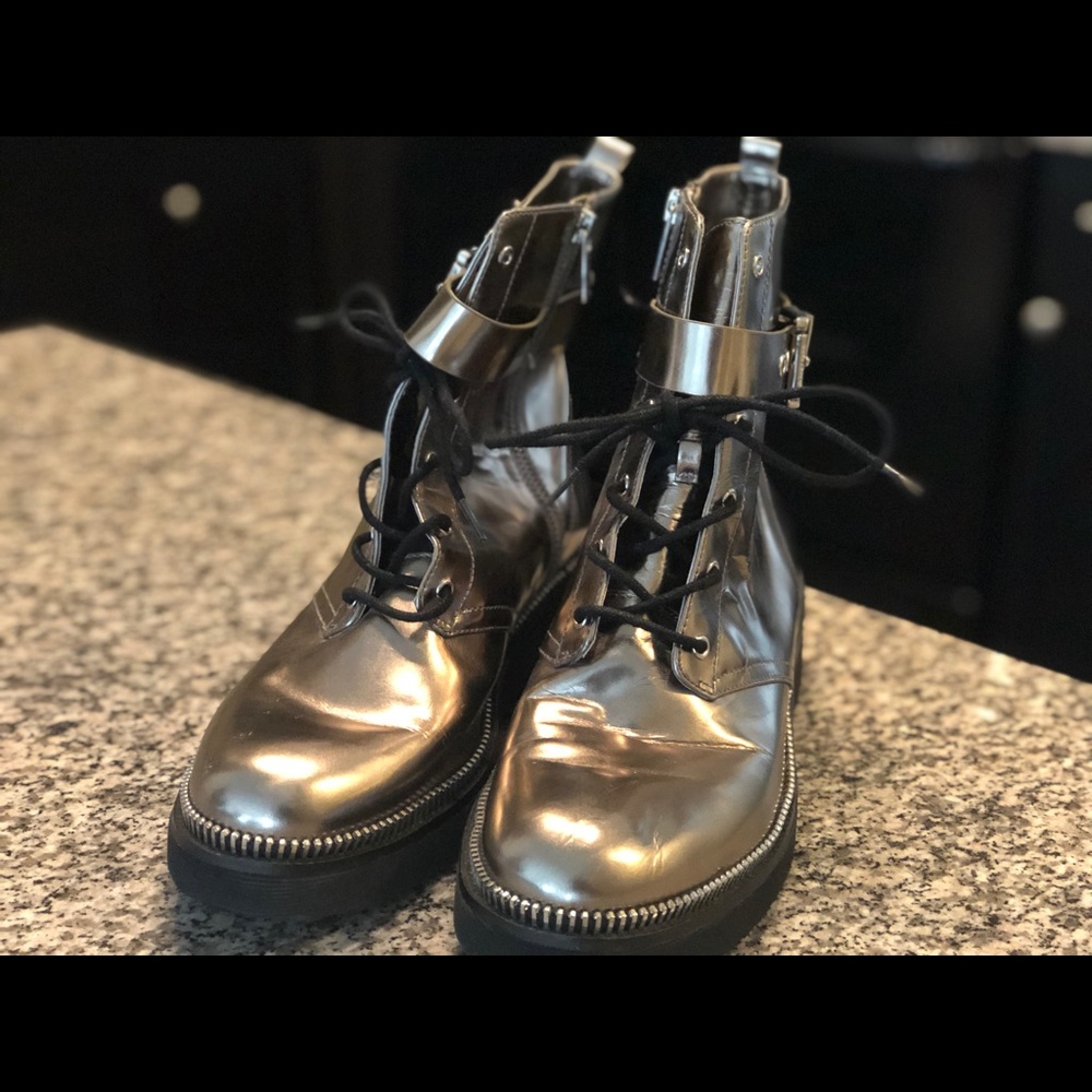 Michael Kors Books 
Womens Ankle Boots